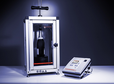 In combination with a suitable measuring system, for example the CarboQC or CboxQC, the determination of dissolved carbon dioxide and dissolved oxygen and the amount of other gases in the sample can be performed quickly and reliably.